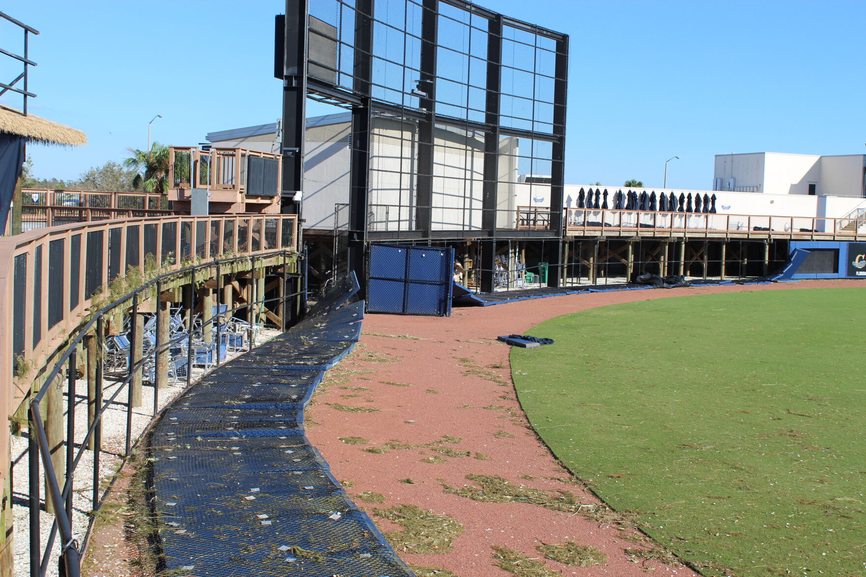 CSPx lf bullpen